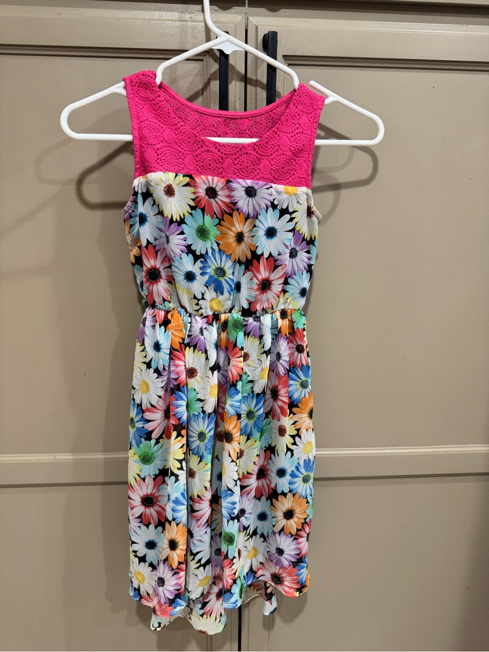 “Sweet Heart Rose” Girl’s Hot Pink top and Multicolor Daisy Dress size 10